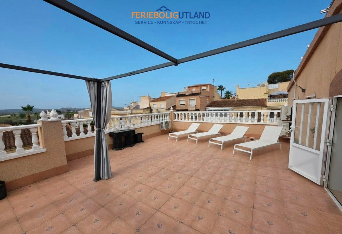 5 bedroom Villa for sale in La Marina with pool garage - € 338,000 (Ref: 10163357)