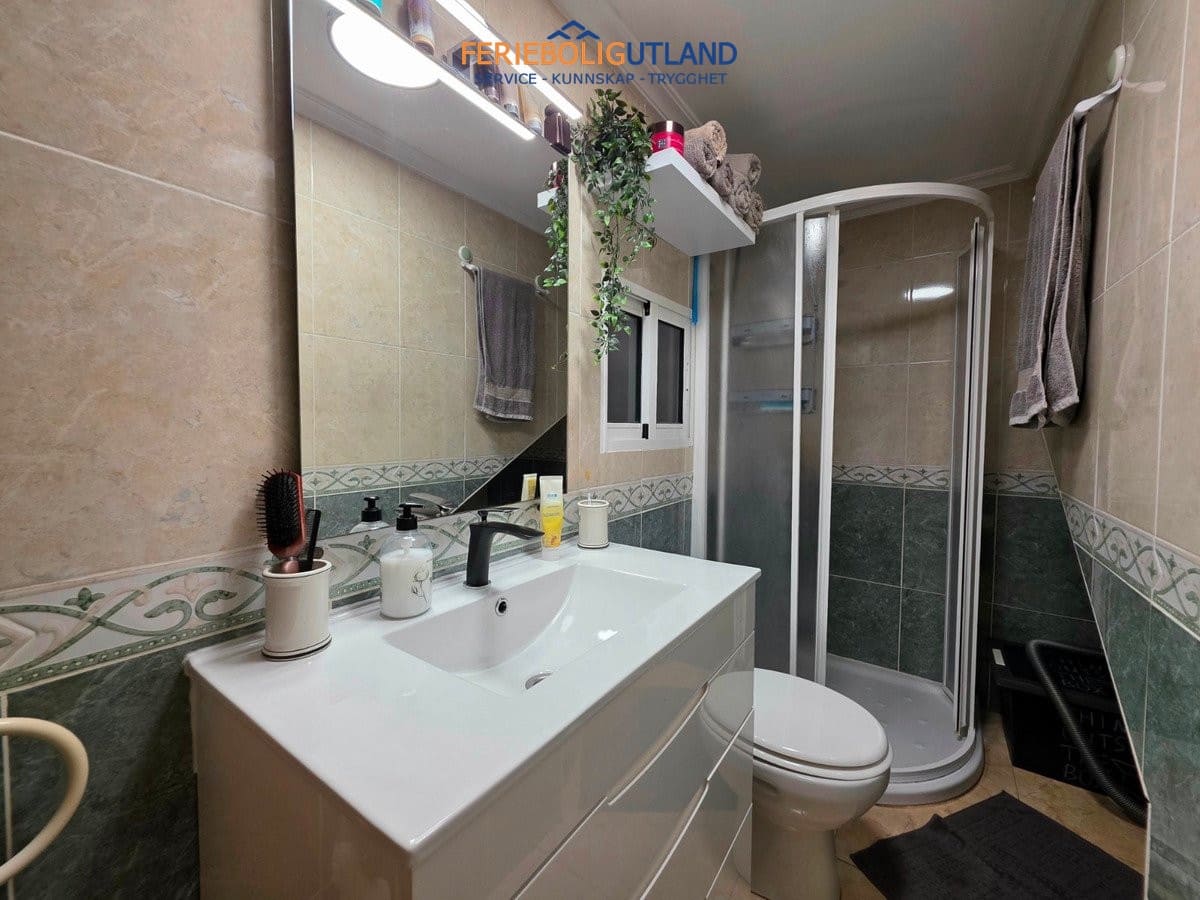 5 bedroom Villa for sale in La Marina with pool garage - € 338,000 (Ref: 10163357)
