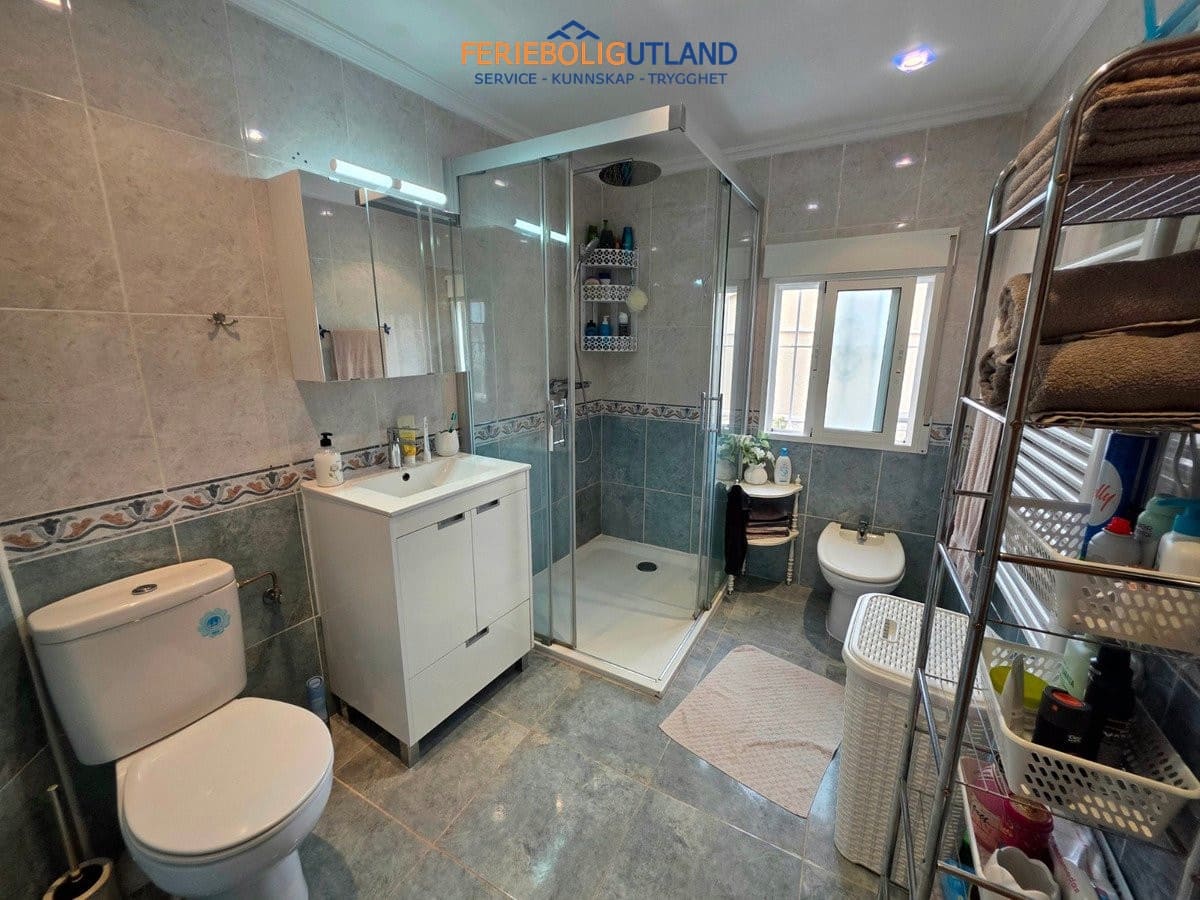 5 bedroom Villa for sale in La Marina with pool garage - € 338,000 (Ref: 10163357)