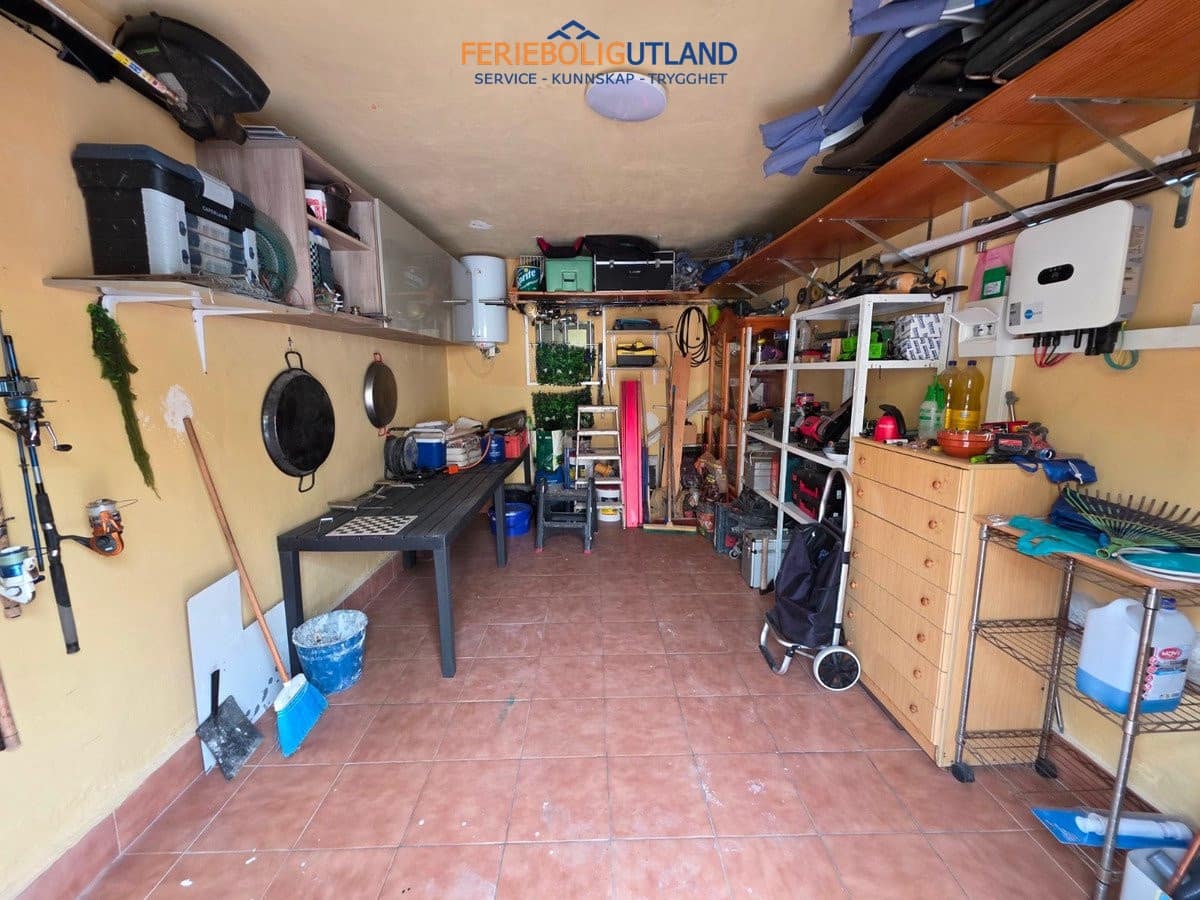 5 bedroom Villa for sale in La Marina with pool garage - € 338,000 (Ref: 10163357)