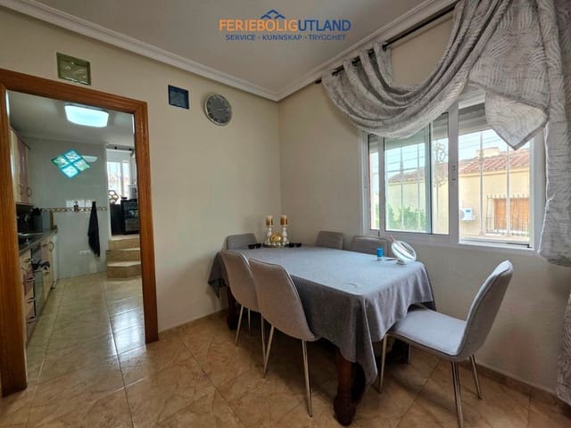 Chalet de 5 habitaciones en La Marina, Elche / Elx en venta con piscina garaje - 338.000 € (Ref: 10163357)