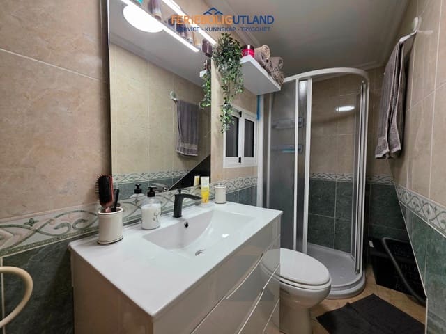 Chalet de 5 habitaciones en La Marina, Elche / Elx en venta con piscina garaje - 338.000 € (Ref: 10163357)