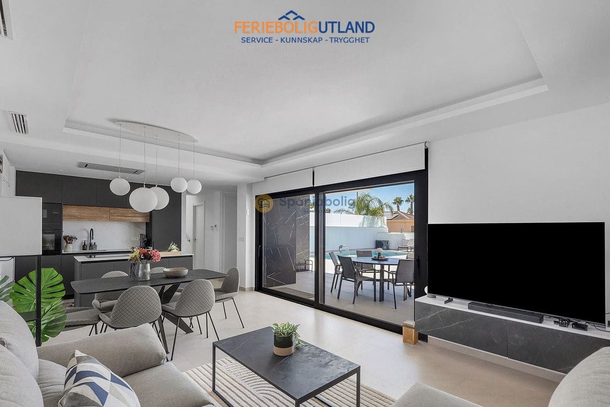 3 bedroom Villa for sale in Benijofar with pool garage - € 779,000 (Ref: 10163360)