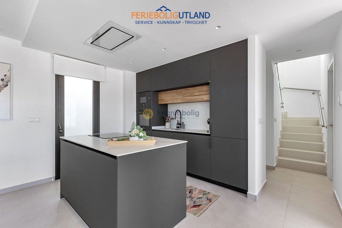 3 bedroom Villa for sale in Benijofar with pool garage - € 779,000 (Ref: 10163360)
