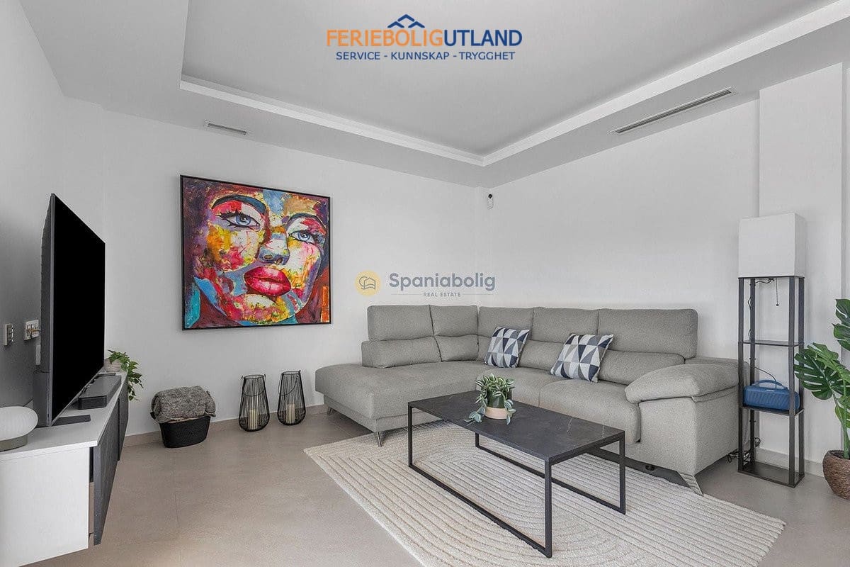 3 bedroom Villa for sale in Benijofar with pool garage - € 779,000 (Ref: 10163360)