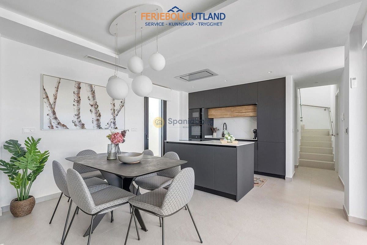 3 bedroom Villa for sale in Benijofar with pool garage - € 779,000 (Ref: 10163360)