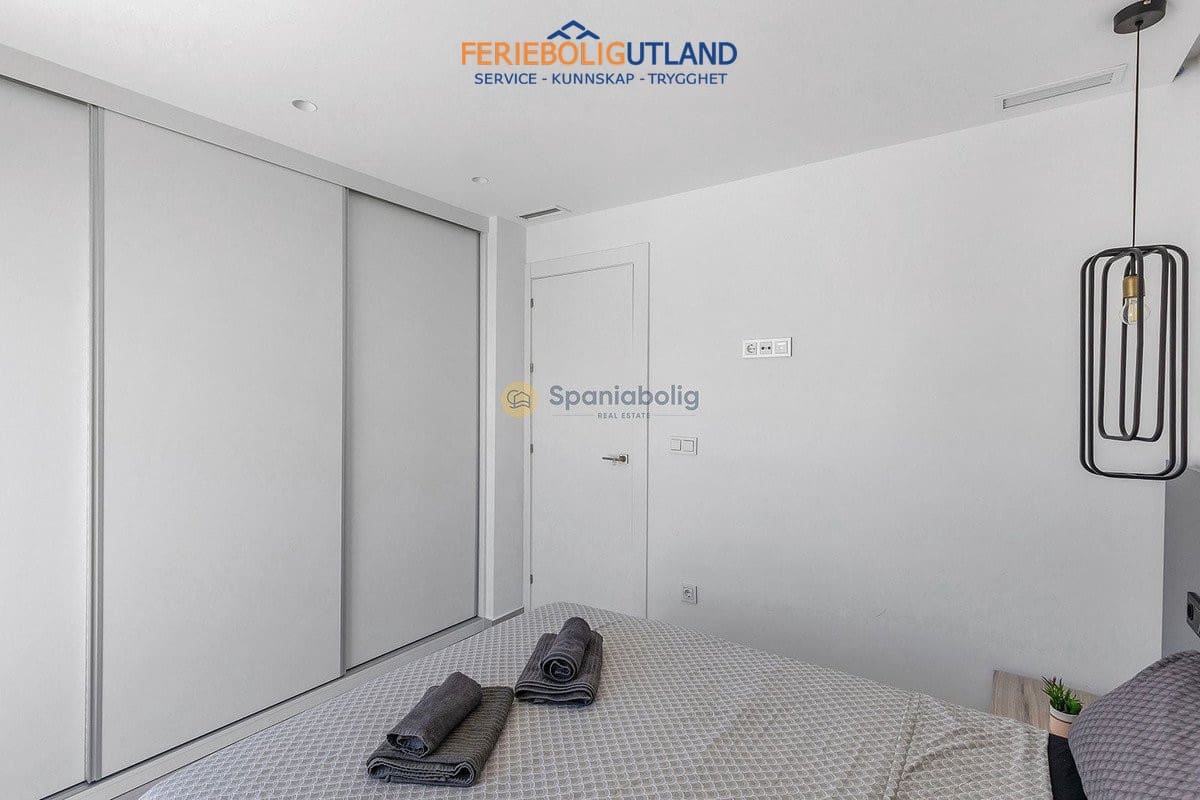 3 bedroom Villa for sale in Benijofar with pool garage - € 779,000 (Ref: 10163360)
