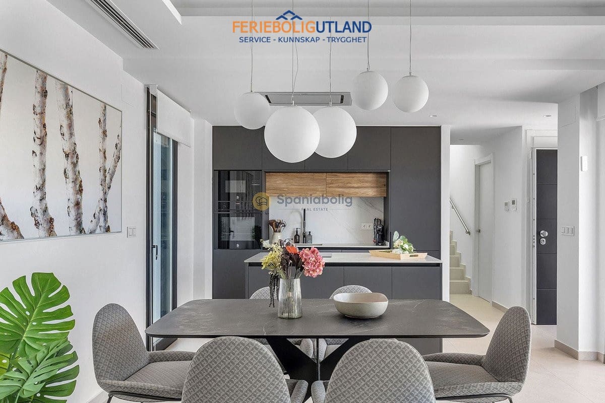 3 bedroom Villa for sale in Benijofar with pool garage - € 779,000 (Ref: 10163360)