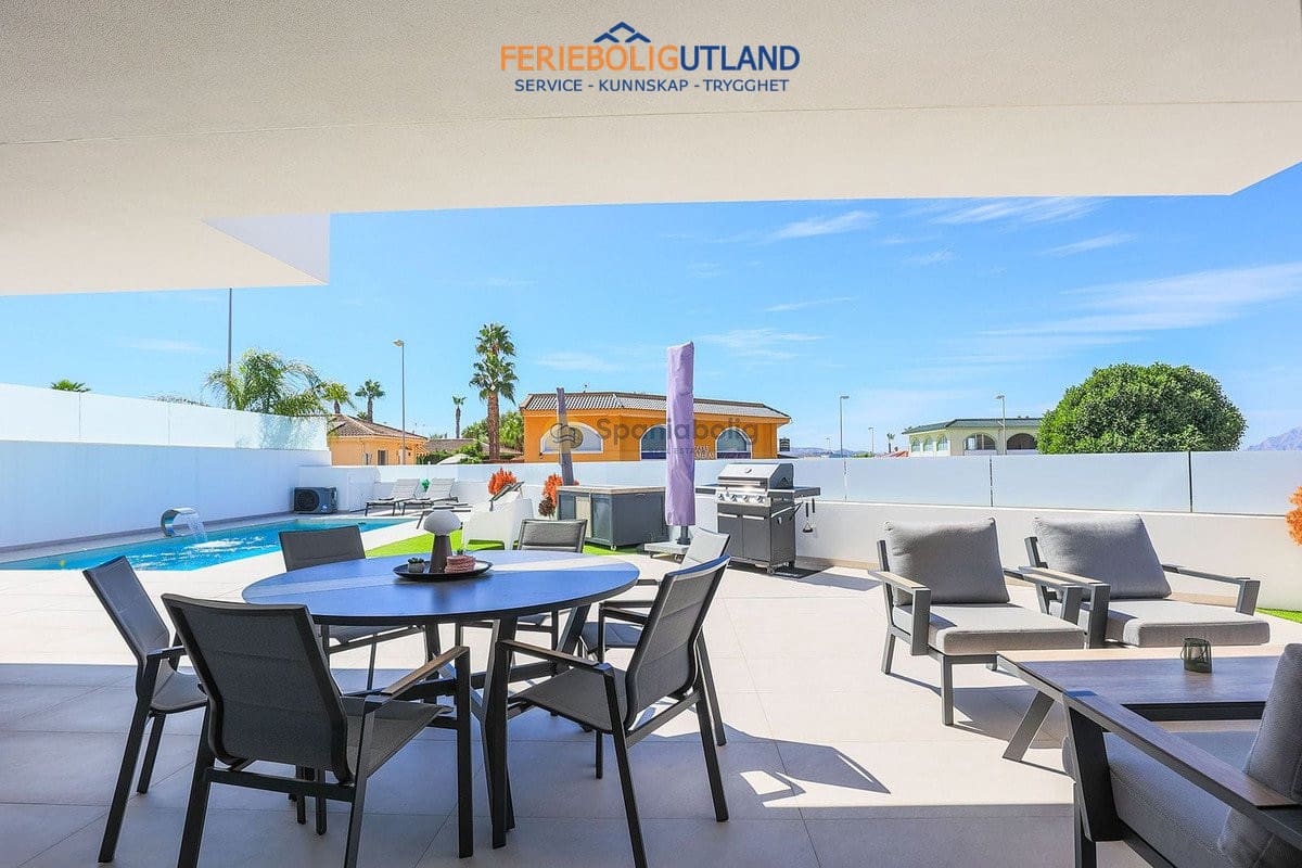 3 bedroom Villa for sale in Benijofar with pool garage - € 779,000 (Ref: 10163360)