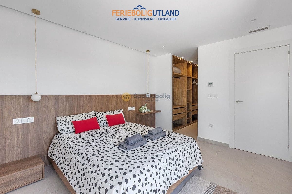 3 bedroom Villa for sale in Benijofar with pool garage - € 779,000 (Ref: 10163360)