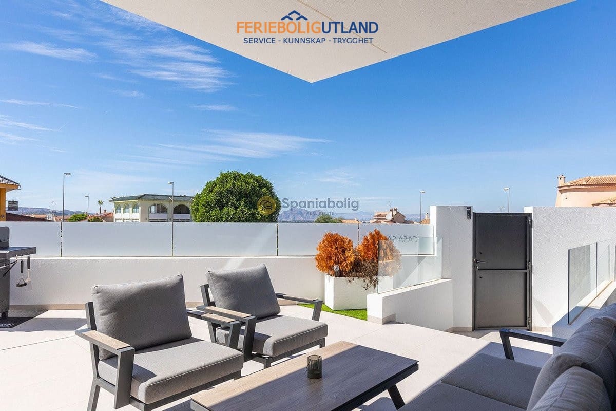 3 bedroom Villa for sale in Benijofar with pool garage - € 779,000 (Ref: 10163360)