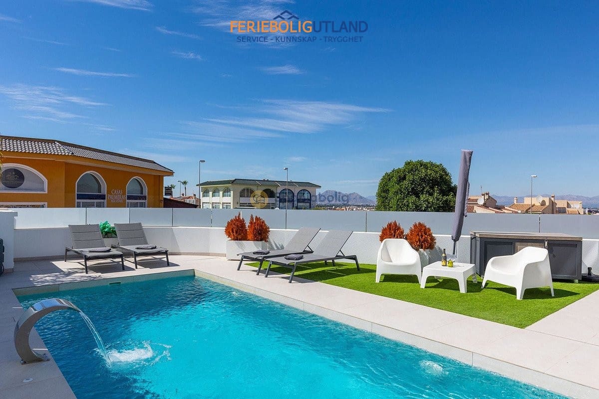 3 bedroom Villa for sale in Benijofar with pool garage - € 779,000 (Ref: 10163360)