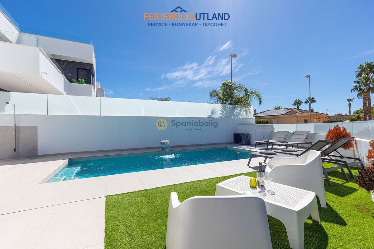 3 bedroom Villa for sale in Benijofar with pool garage - € 779,000 (Ref: 10163360)