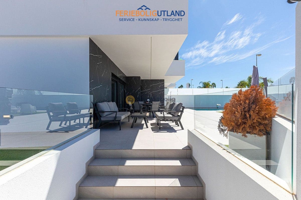 3 bedroom Villa for sale in Benijofar with pool garage - € 779,000 (Ref: 10163360)