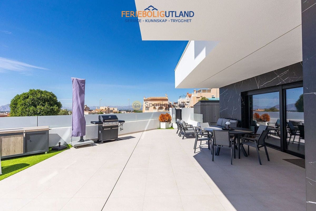 3 bedroom Villa for sale in Benijofar with pool garage - € 779,000 (Ref: 10163360)