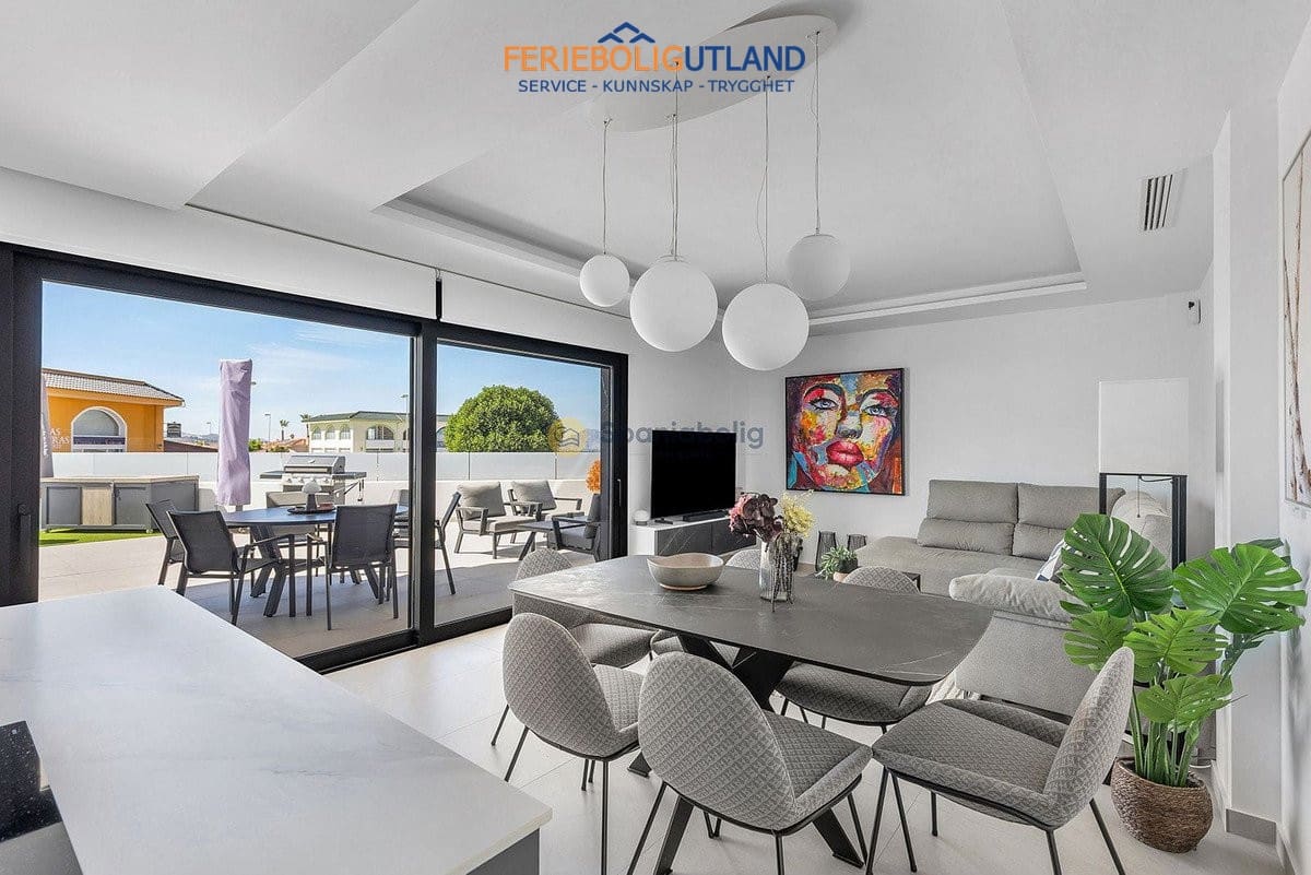 3 bedroom Villa for sale in Benijofar with pool garage - € 779,000 (Ref: 10163360)