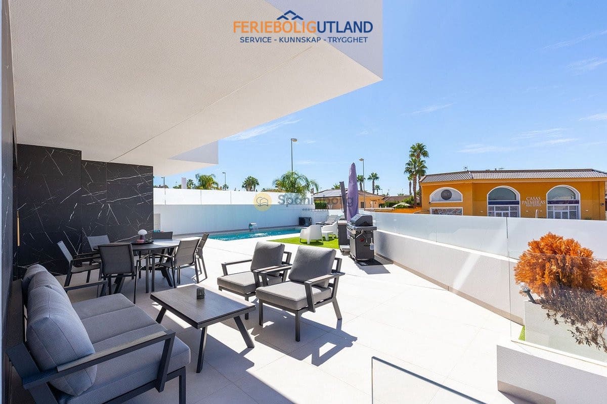 3 bedroom Villa for sale in Benijofar with pool garage - € 779,000 (Ref: 10163360)