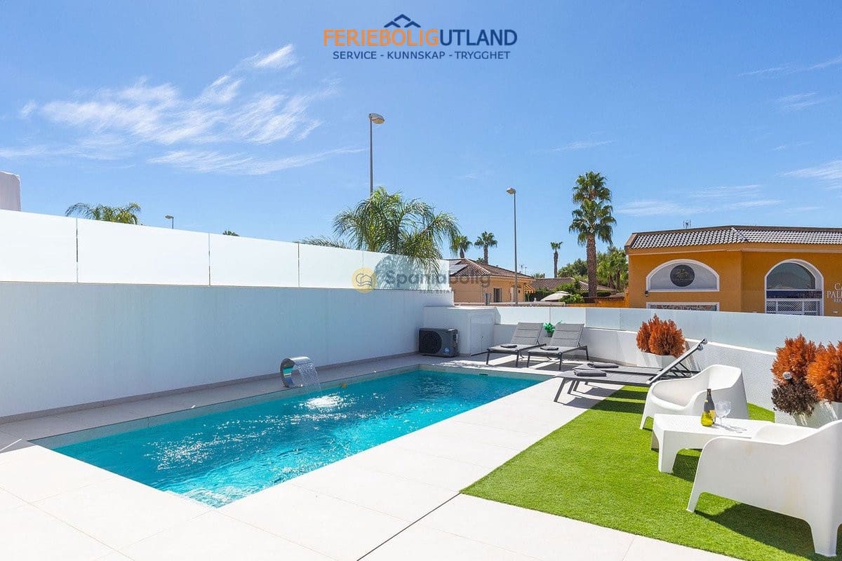 3 bedroom Villa for sale in Benijofar with pool garage - € 779,000 (Ref: 10163360)