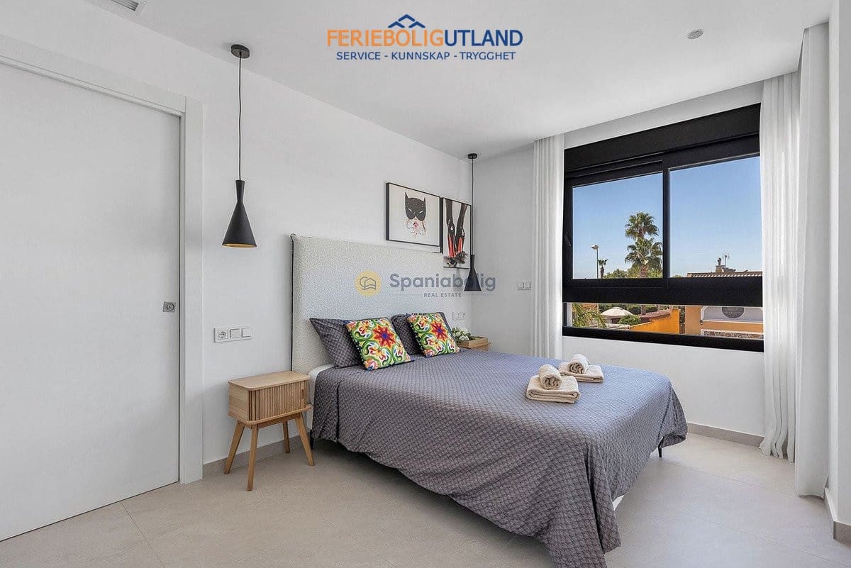 3 bedroom Villa for sale in Benijofar with pool garage - € 779,000 (Ref: 10163360)