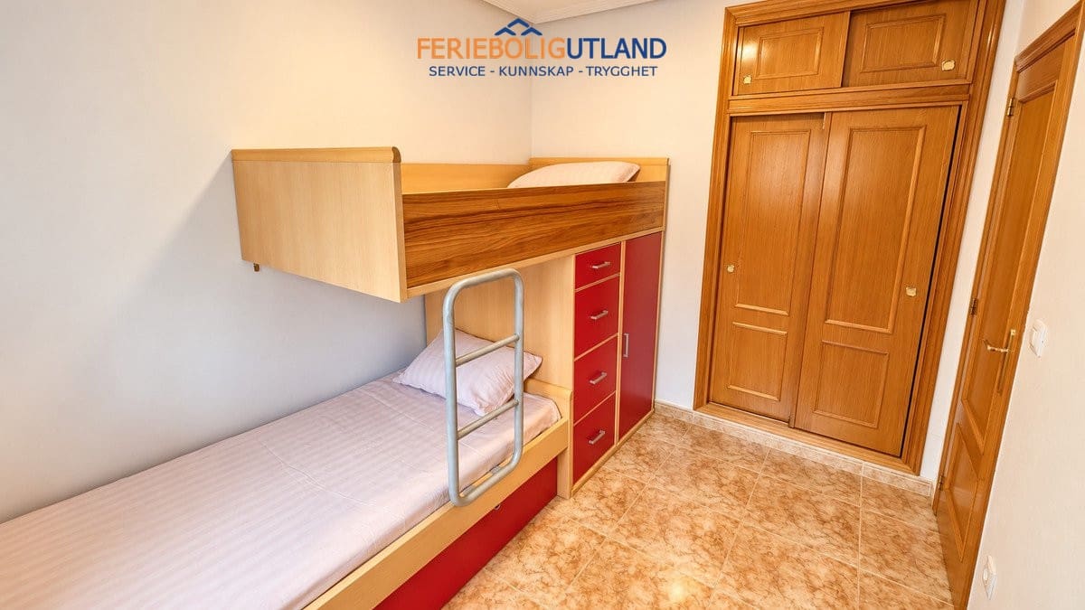 2 soveværelse Bungalow til salg i Orihuela Costa med swimmingpool garage - € 219.000 (Ref: 10165445)