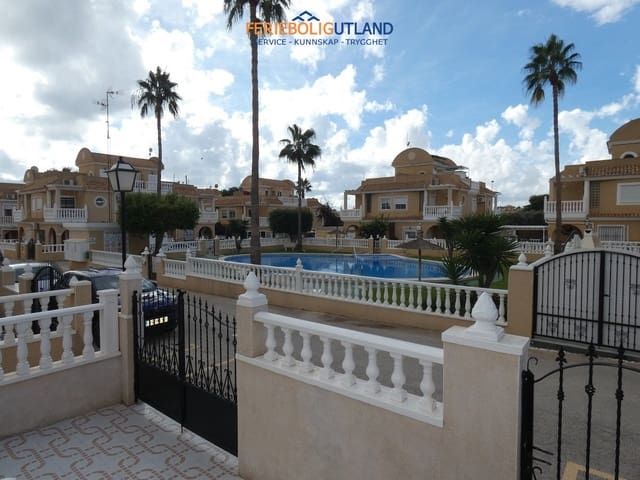 3 makuuhuone Omakotitalo myytävänä paikassa Cabo Roig, Orihuela mukana uima-altaan - 249 995 € (Ref: 10165446)