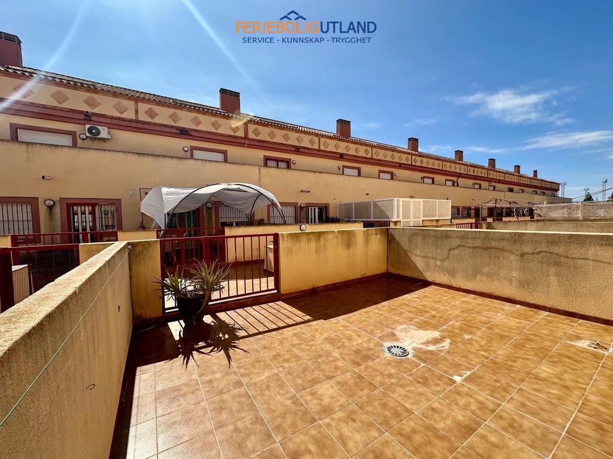 3 soveværelse Byhus til salg i Los Alcazares med swimmingpool garage - € 249.900 (Ref: 10165448)