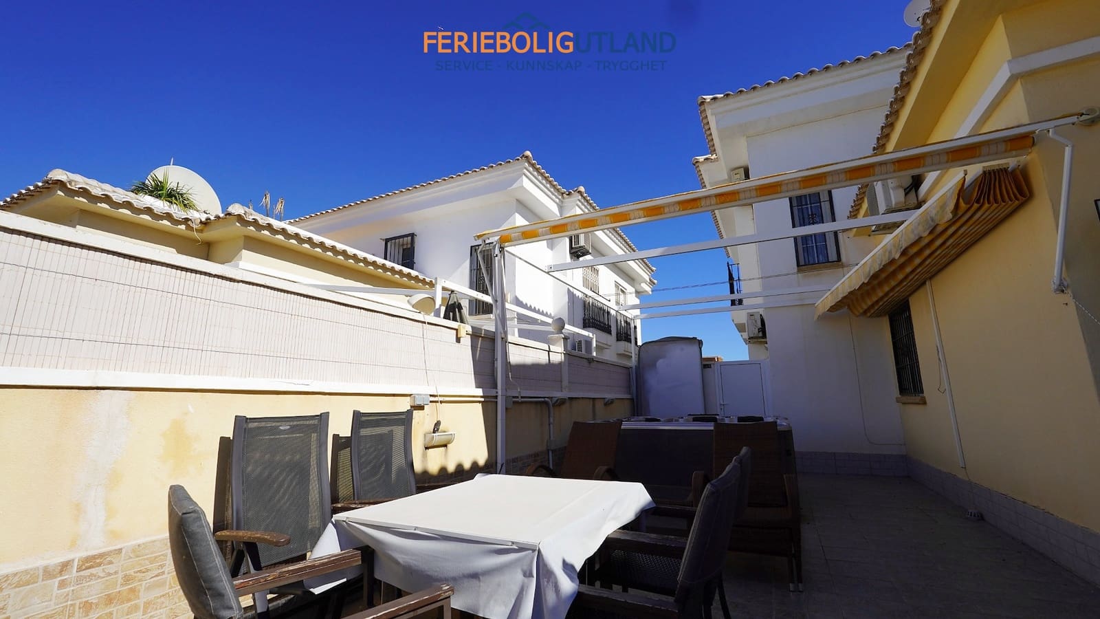 3 sypialnia Dom na sprzedaż w Torrevieja z garażem - 317 000 € (Ref: 10175642)