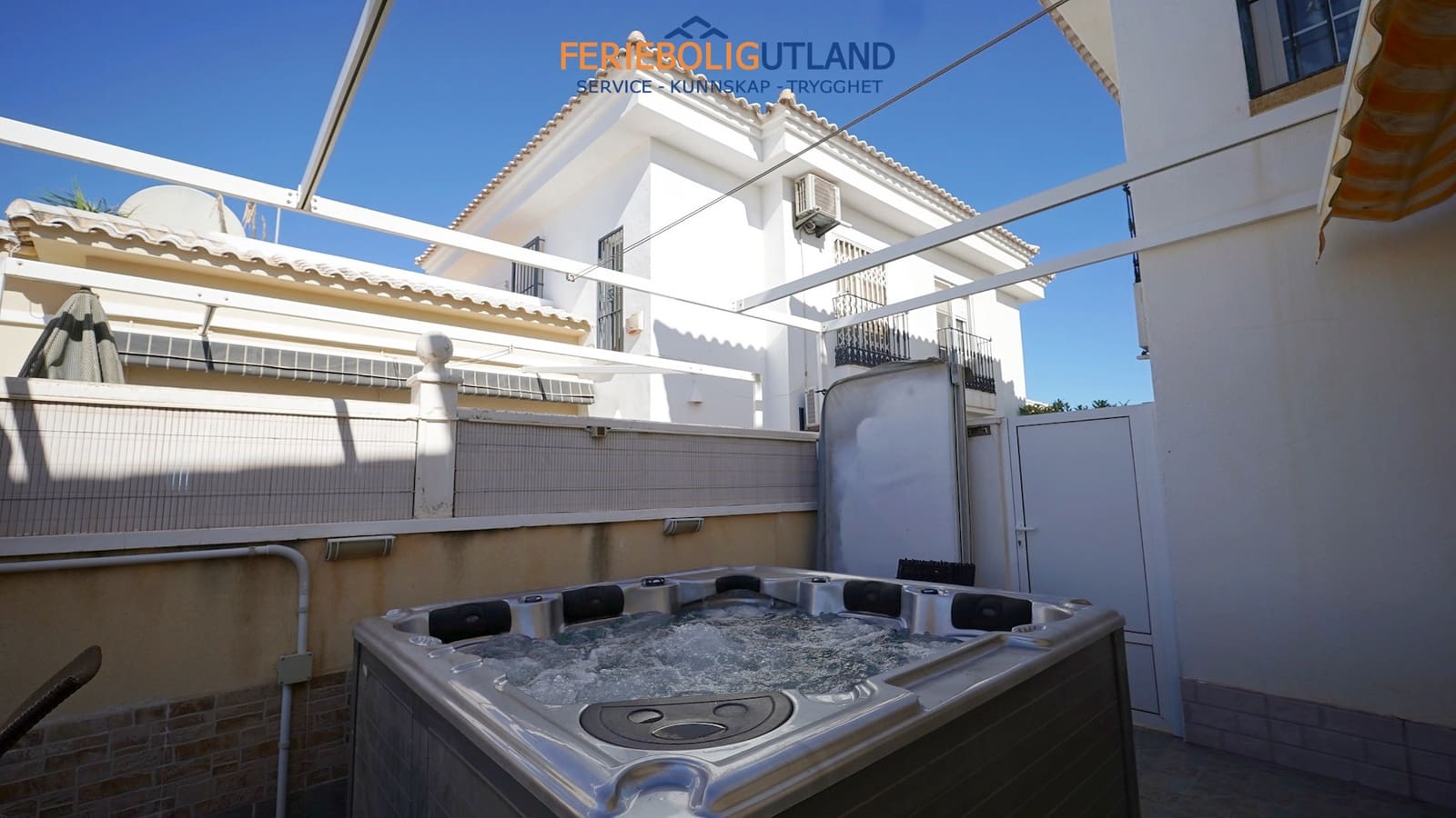 3 sypialnia Dom na sprzedaż w Torrevieja z garażem - 317 000 € (Ref: 10175642)
