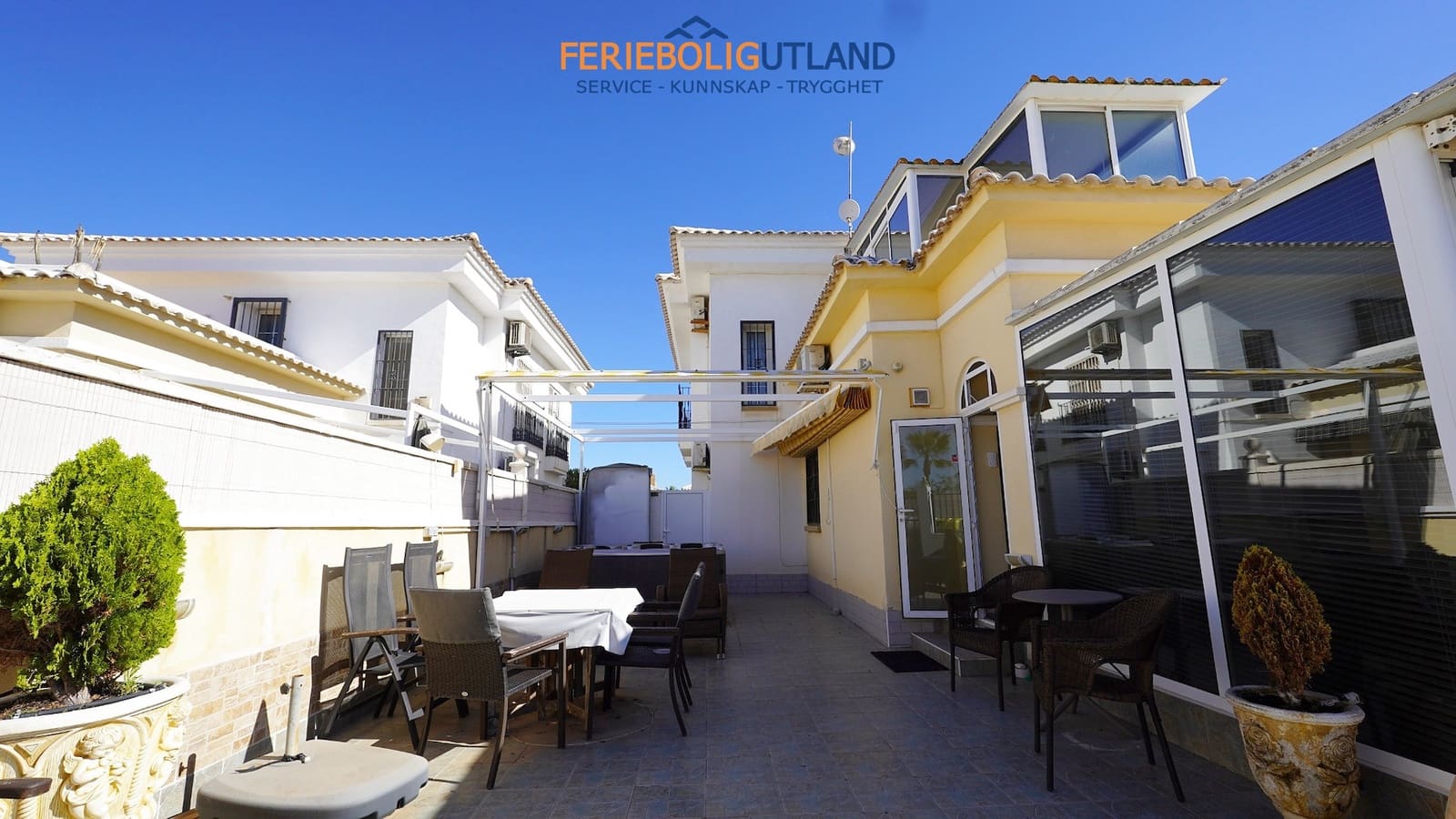 3 sypialnia Dom na sprzedaż w Torrevieja z garażem - 317 000 € (Ref: 10175642)