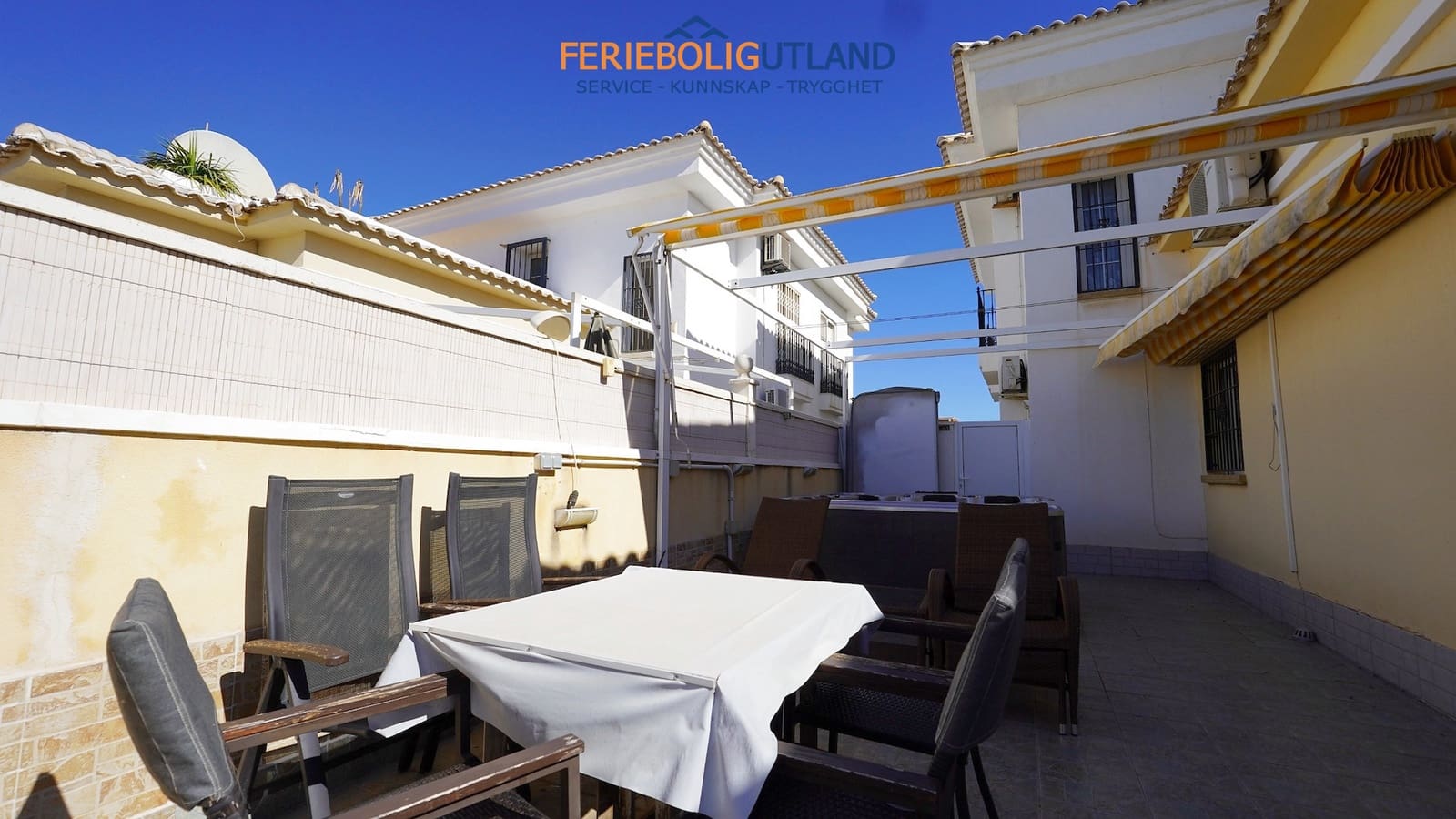 3 sypialnia Dom na sprzedaż w Torrevieja z garażem - 317 000 € (Ref: 10175642)