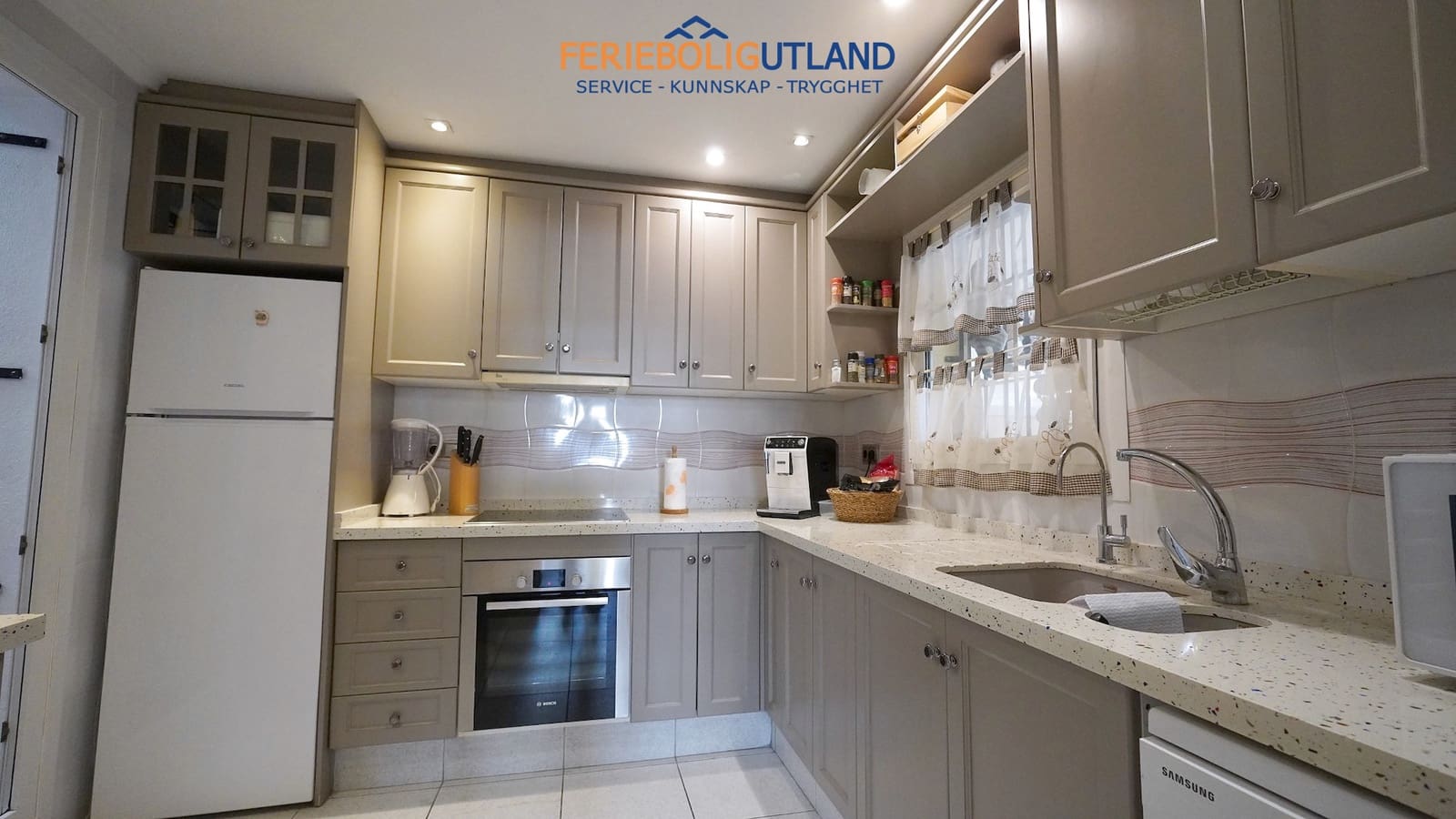 3 sypialnia Dom na sprzedaż w Torrevieja z garażem - 317 000 € (Ref: 10175642)