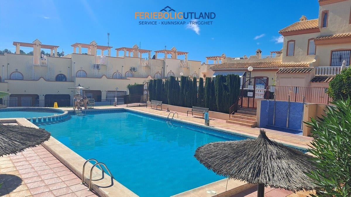 2 quarto Casa em Banda para venda em Villamartin com piscina garagem - 194 995 € (Ref: 10175757)