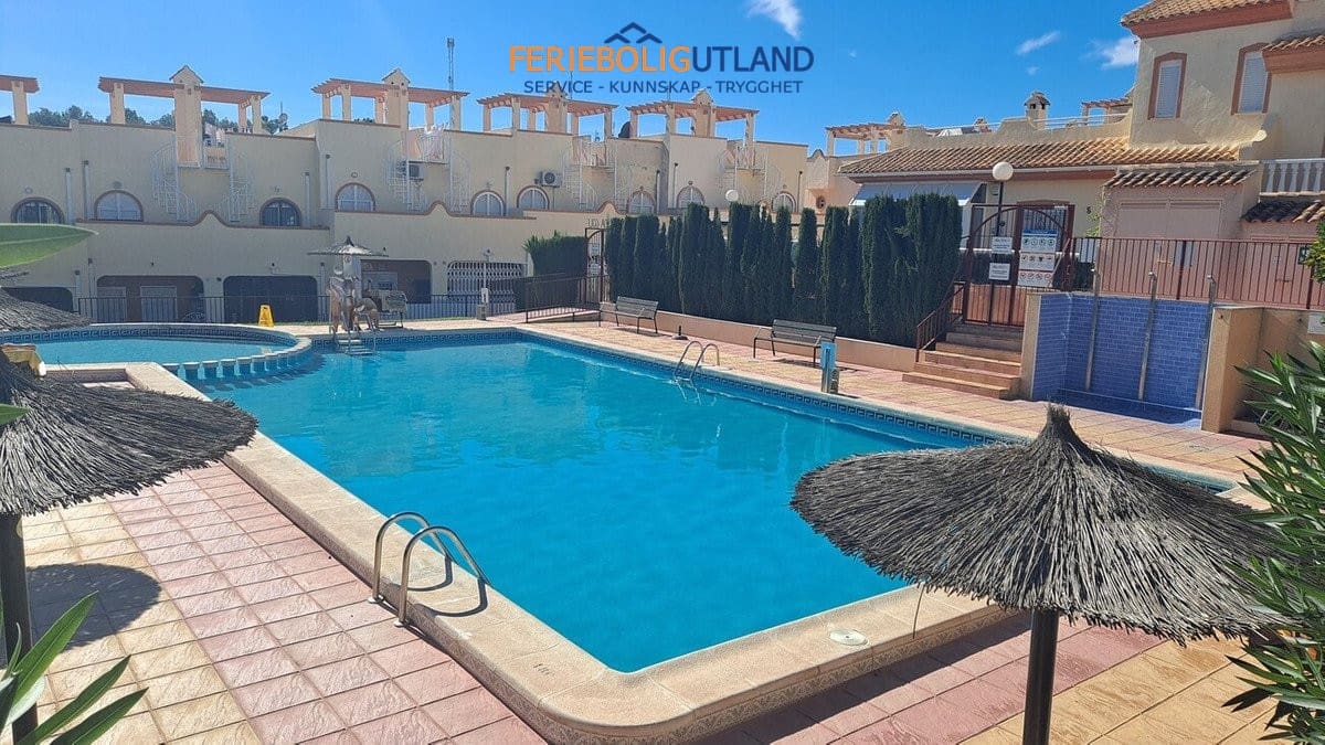 2 quarto Casa em Banda para venda em Villamartin com piscina garagem - 194 995 € (Ref: 10175757)