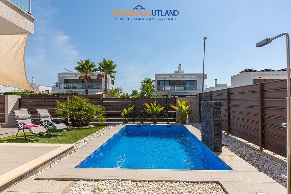 3 soveværelse Villa til salg i Vistabella med swimmingpool garage - € 395.000 (Ref: 10175758)