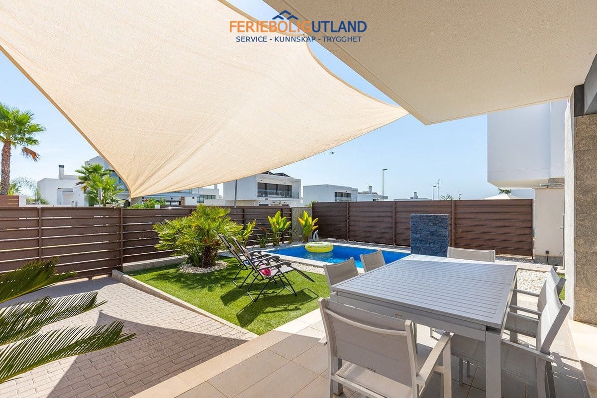 3 soveværelse Villa til salg i Vistabella med swimmingpool garage - € 395.000 (Ref: 10175758)