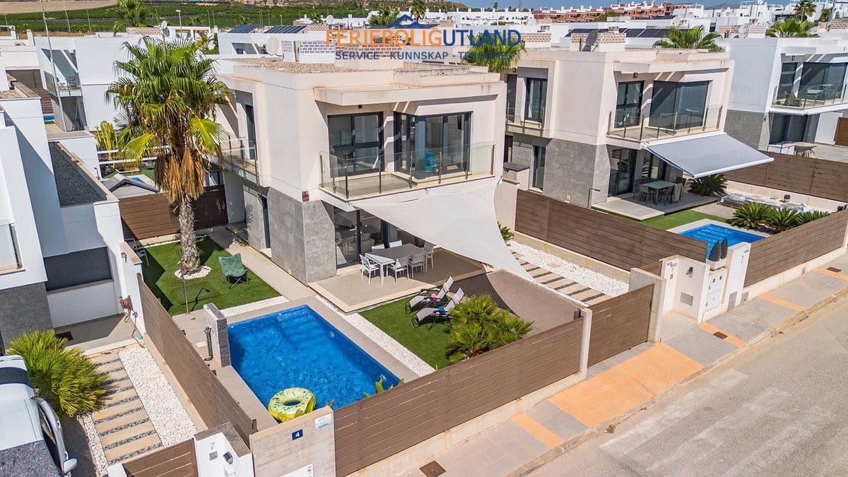 3 soveværelse Villa til salg i Vistabella med swimmingpool garage - € 395.000 (Ref: 10175758)