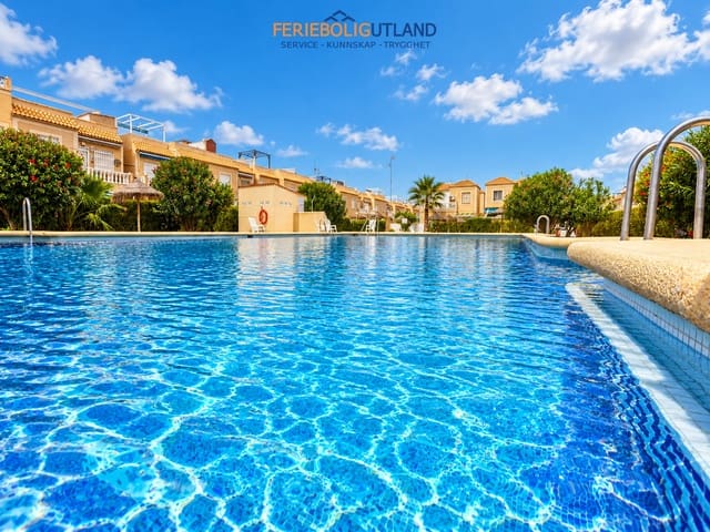 Bungalow de 2 habitaciones en El Chaparral, Torrevieja en venta con piscina - 110.000 € (Ref: 10180923)