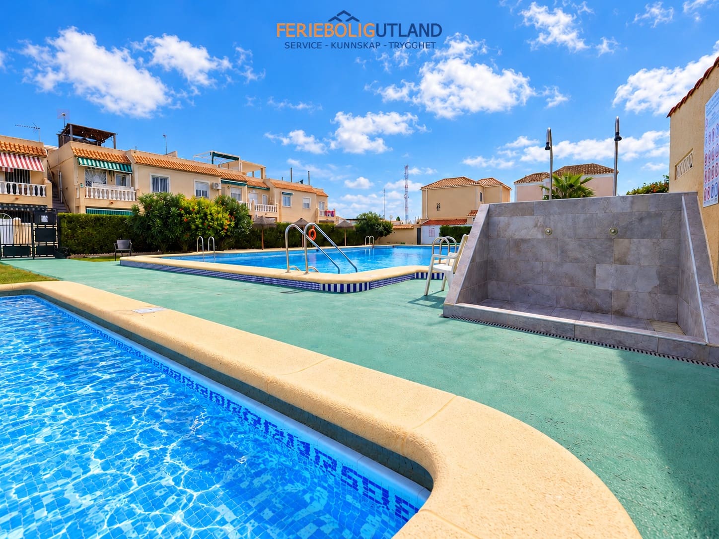 Bungalow de 2 habitaciones en El Chaparral en venta con piscina - 110.000 € (Ref: 10180923)