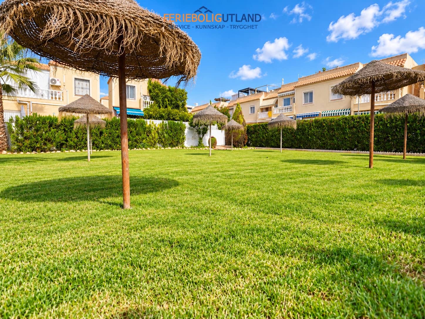 Bungalow de 2 habitaciones en El Chaparral en venta con piscina - 110.000 € (Ref: 10180923)