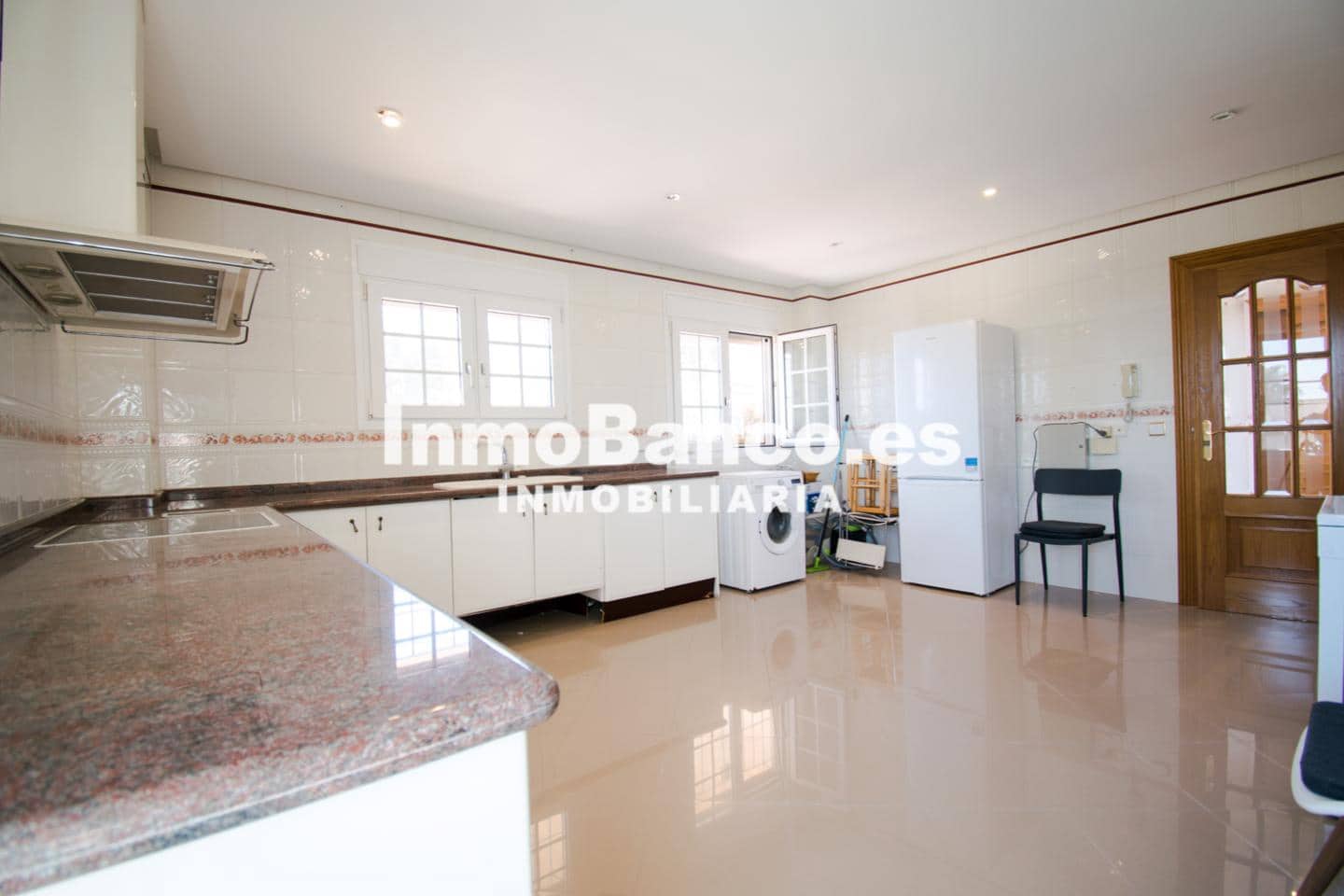 4 makuuhuone Huvila myytävänä paikassa Calicanto mukana uima-altaan 
autotalli - 500 000 € (Ref: 9427605)