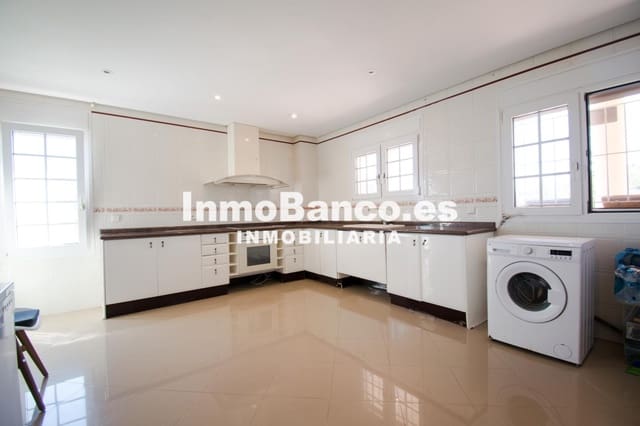 4 makuuhuone Huvila myytävänä paikassa Calicanto, Godelleta mukana uima-altaan 
autotalli - 500 000 € (Ref: 9427605)