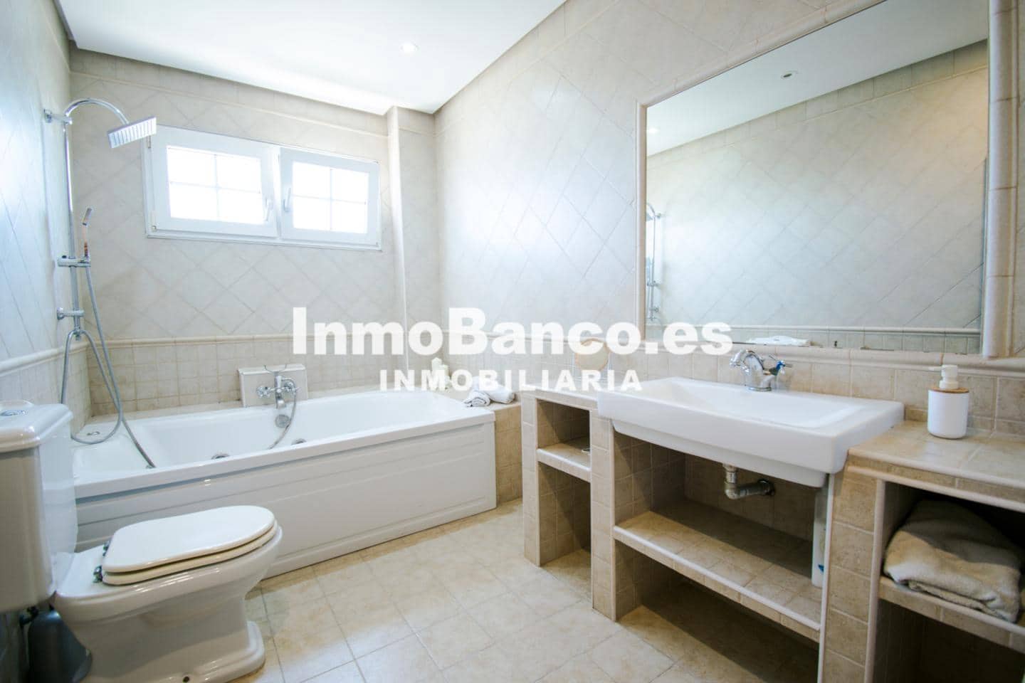 4 makuuhuone Huvila myytävänä paikassa Calicanto mukana uima-altaan 
autotalli - 500 000 € (Ref: 9427605)