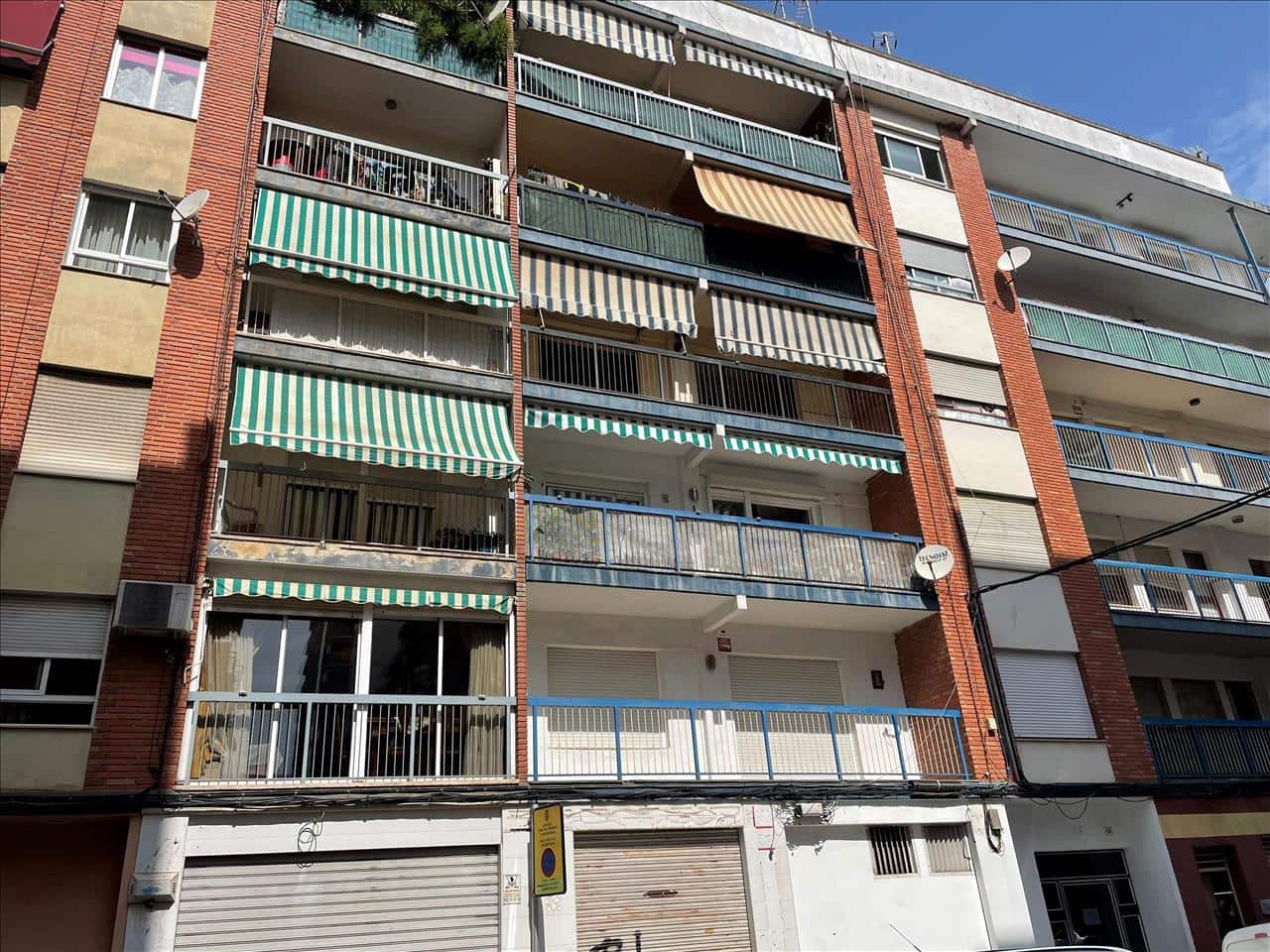 4 bedroom Flat for sale in Gandia - € 59,500 (Ref: 9427641)