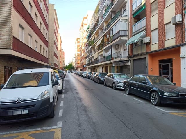 4 bedroom Flat for sale in Gandia - € 59,500 (Ref: 9427641)