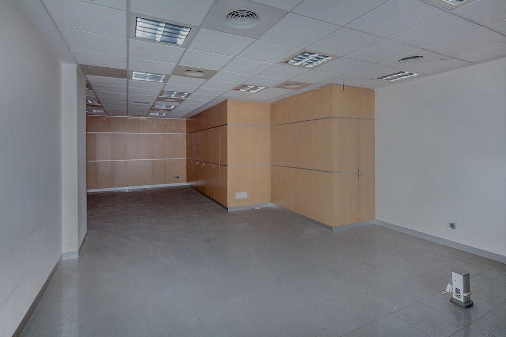 4 bedroom Business for sale in Carcaixent - € 205,000 (Ref: 9427658)