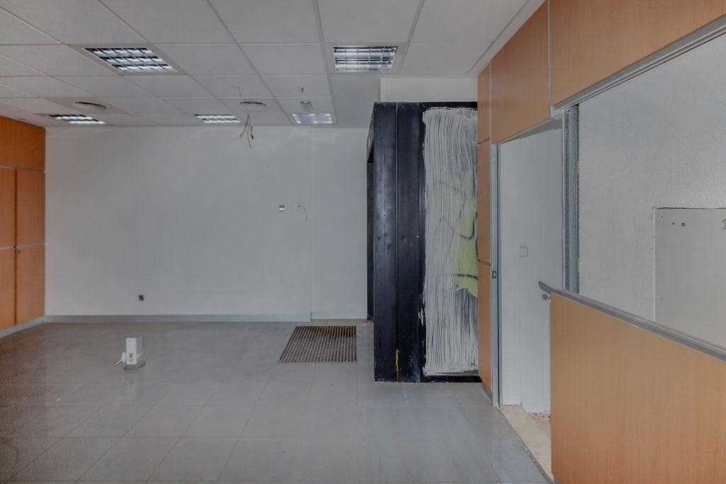 4 bedroom Business for sale in Carcaixent - € 205,000 (Ref: 9427658)