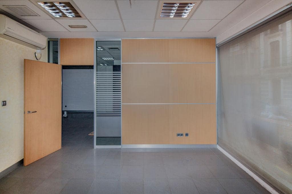 4 bedroom Business for sale in Carcaixent - € 205,000 (Ref: 9427658)