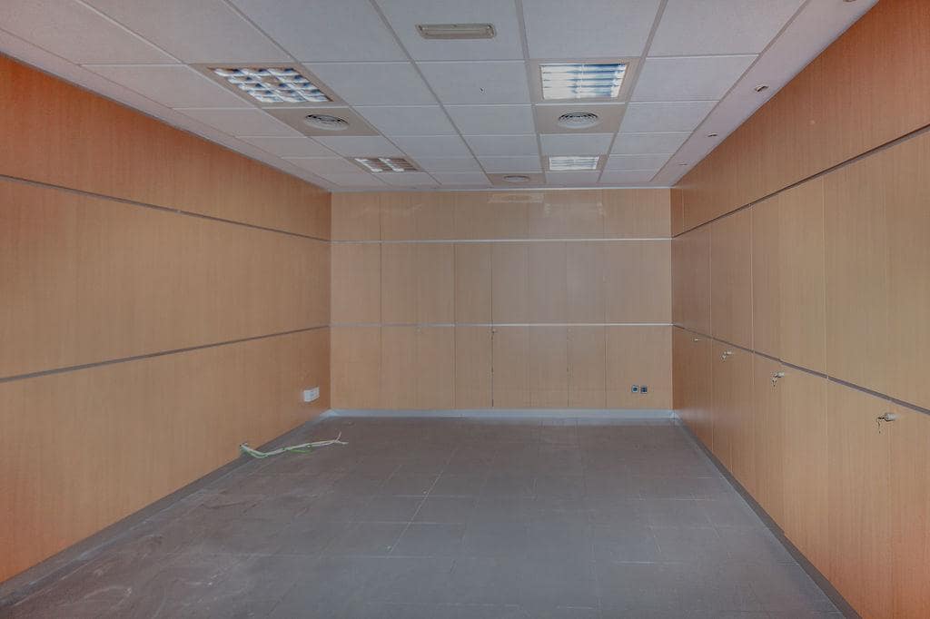 4 bedroom Business for sale in Carcaixent - € 205,000 (Ref: 9427658)