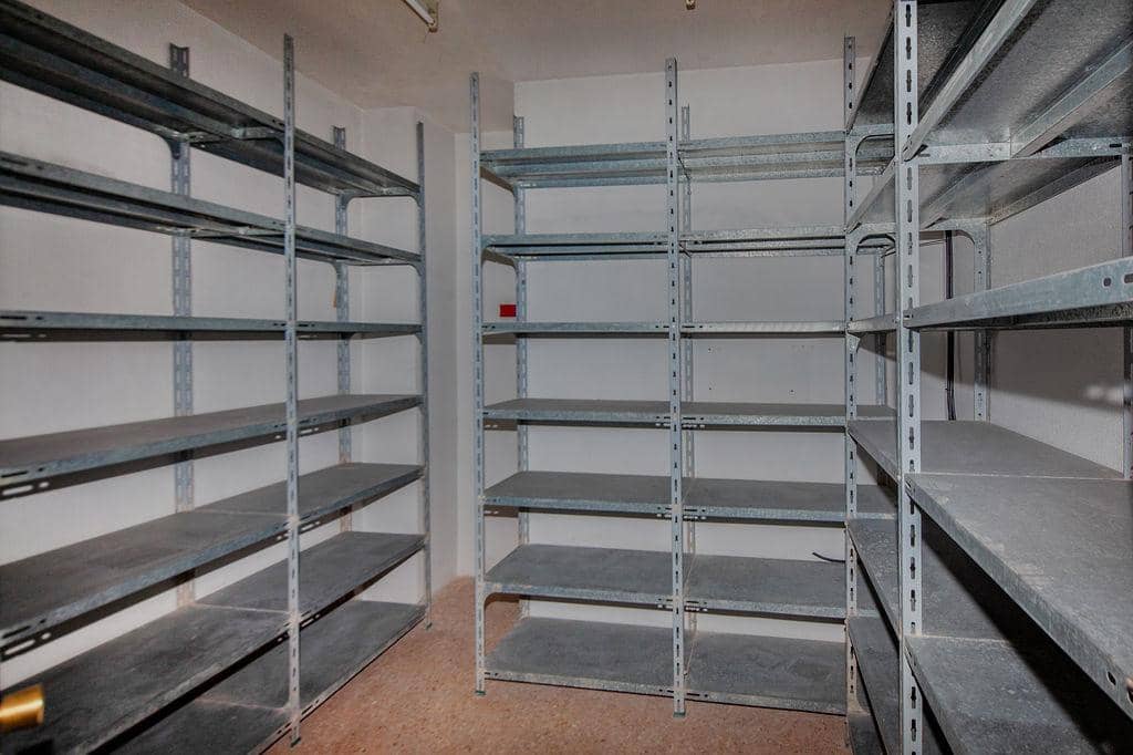 4 bedroom Business for sale in Carcaixent - € 205,000 (Ref: 9427658)