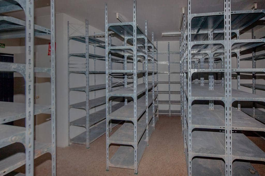 4 bedroom Business for sale in Carcaixent - € 205,000 (Ref: 9427658)